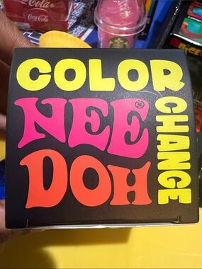 Color NEE DOH Change color blue purple